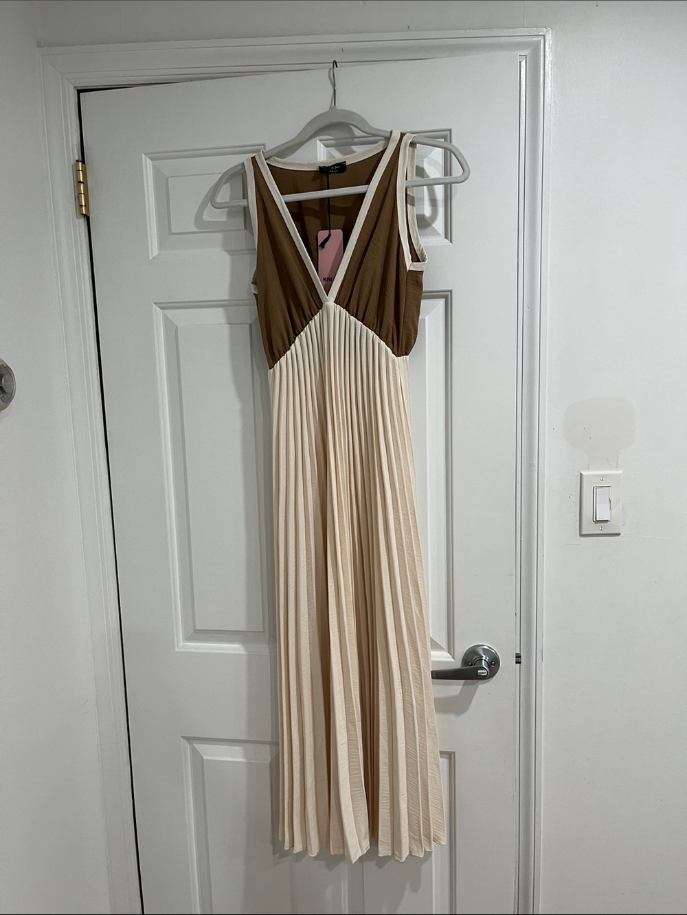 Sleeveless V-Neck Brown and Cream Pleated Maxi Dress